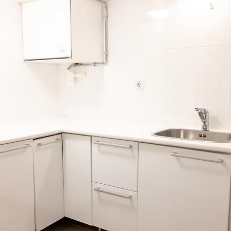 2ndhomes Unique & Spacious 2-storey With Sauna Apartman