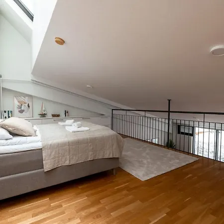 2ndhomes Unique & Spacious 2-storey With Sauna * Хельсинки