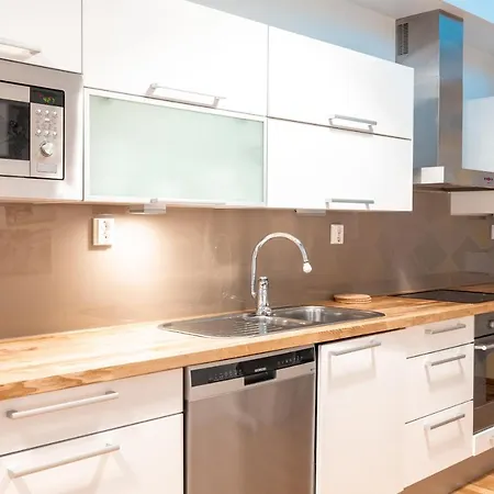 2ndhomes Unique & Spacious 2-storey With Sauna Apartment *