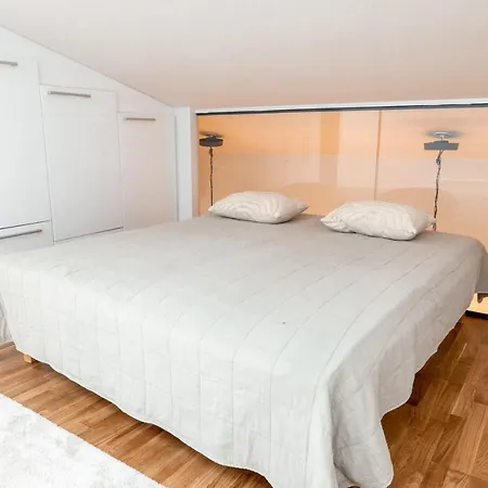 2ndhomes Unique & Spacious 2-storey With Sauna Appartement *