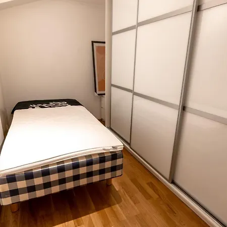 2ndhomes Unique & Spacious 2-storey With Sauna