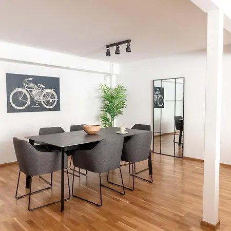 2ndhomes Unique & Spacious 2-storey With Sauna Apartment *