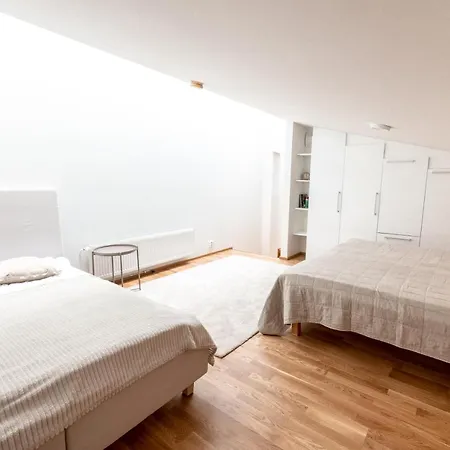 2ndhomes Unique & Spacious 2-storey With Sauna Apartment *